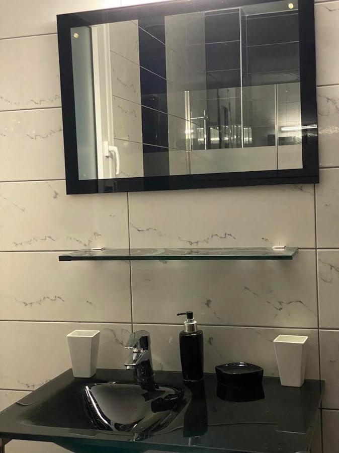 Efi'S Apartment 尼亚米卡尼奥纳 外观 照片