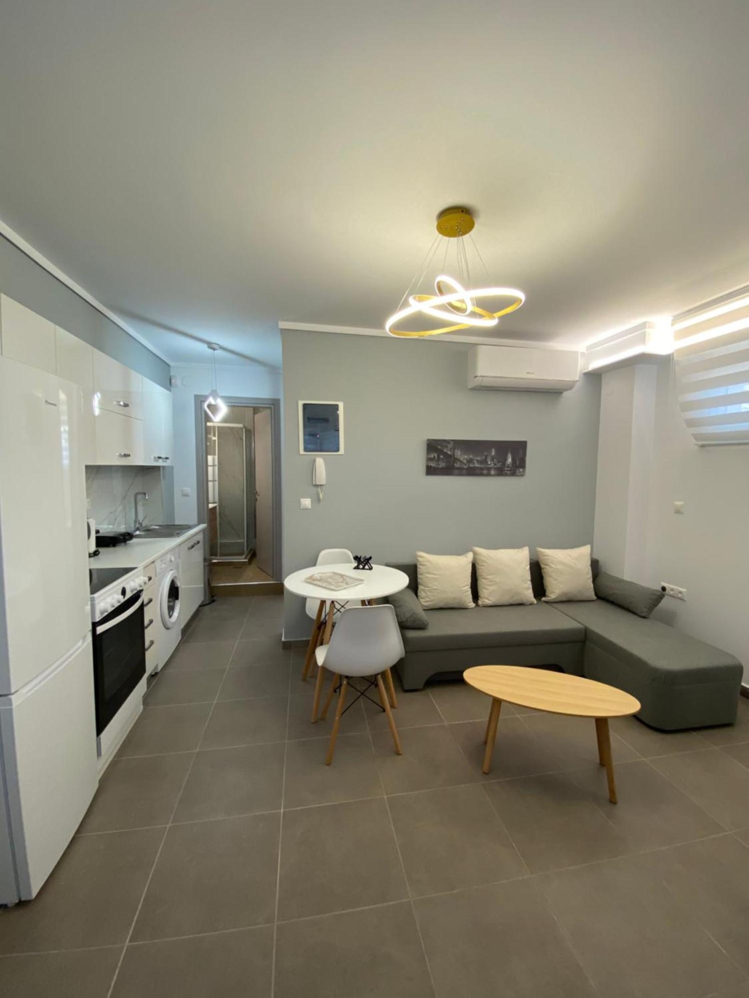 Efi'S Apartment 尼亚米卡尼奥纳 外观 照片
