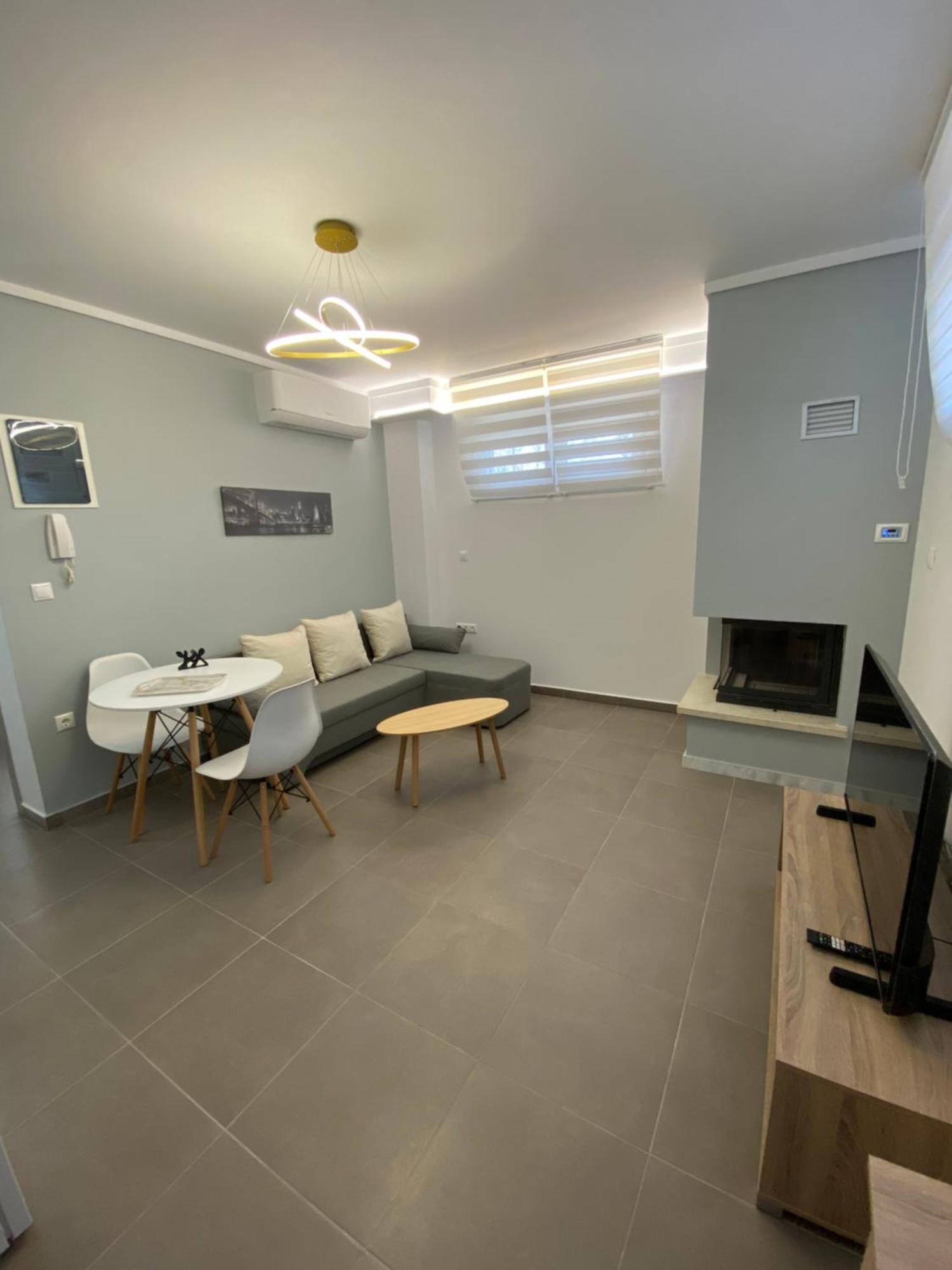 Efi'S Apartment 尼亚米卡尼奥纳 外观 照片