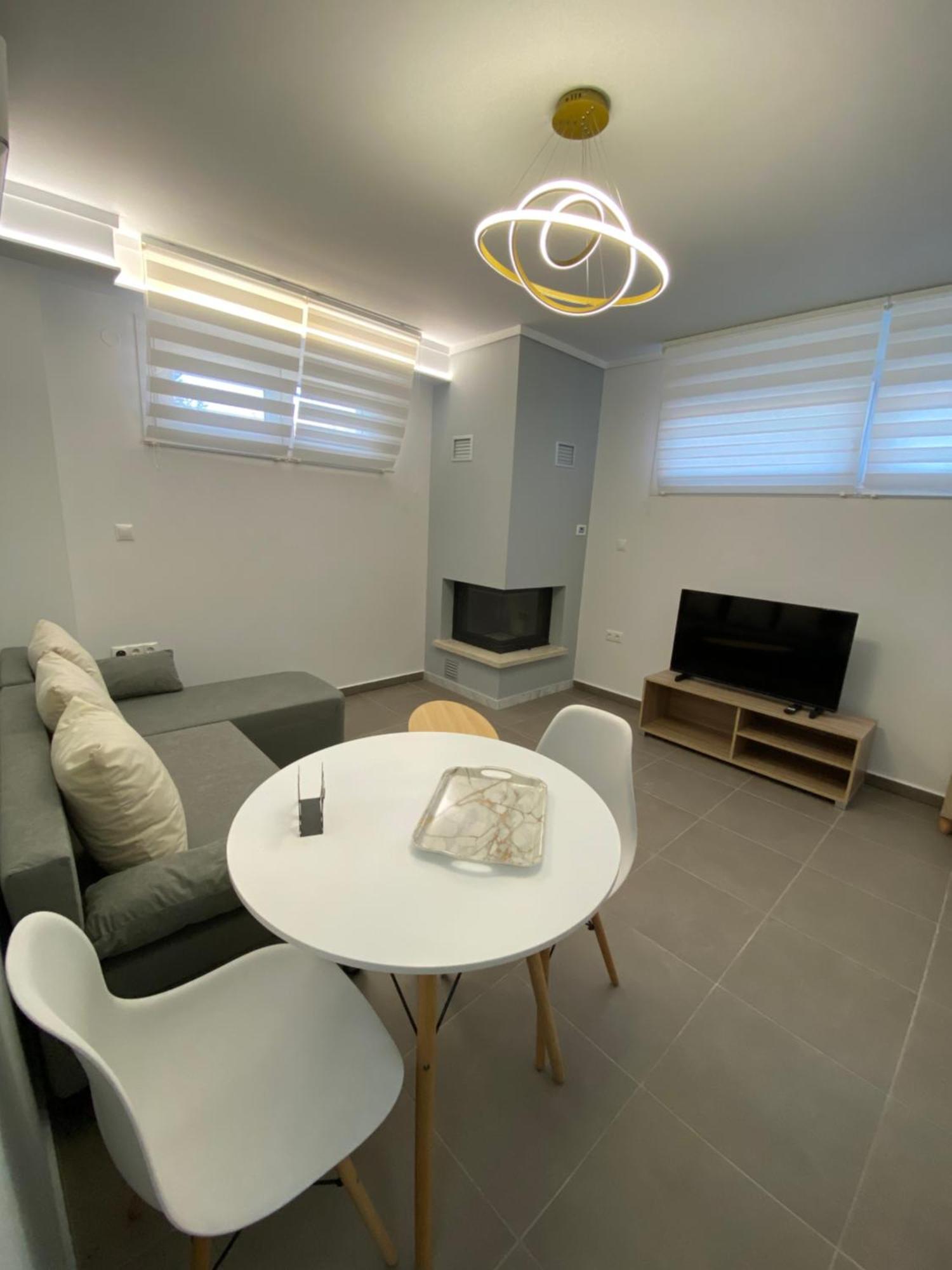 Efi'S Apartment 尼亚米卡尼奥纳 外观 照片